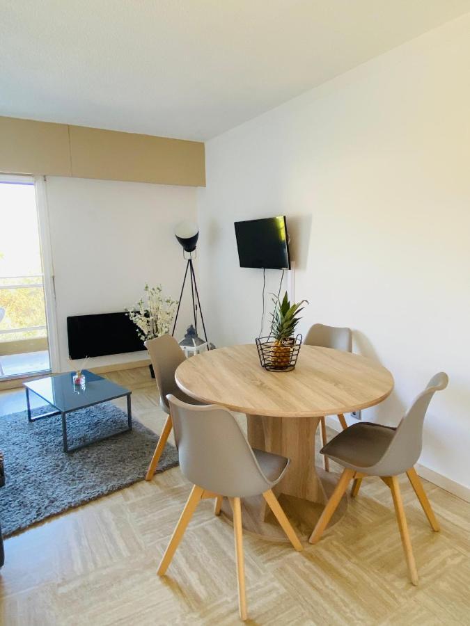 Appartement Cote D'Azur Plage - Piscine - Tennis Вільнев-Лубе Екстер'єр фото